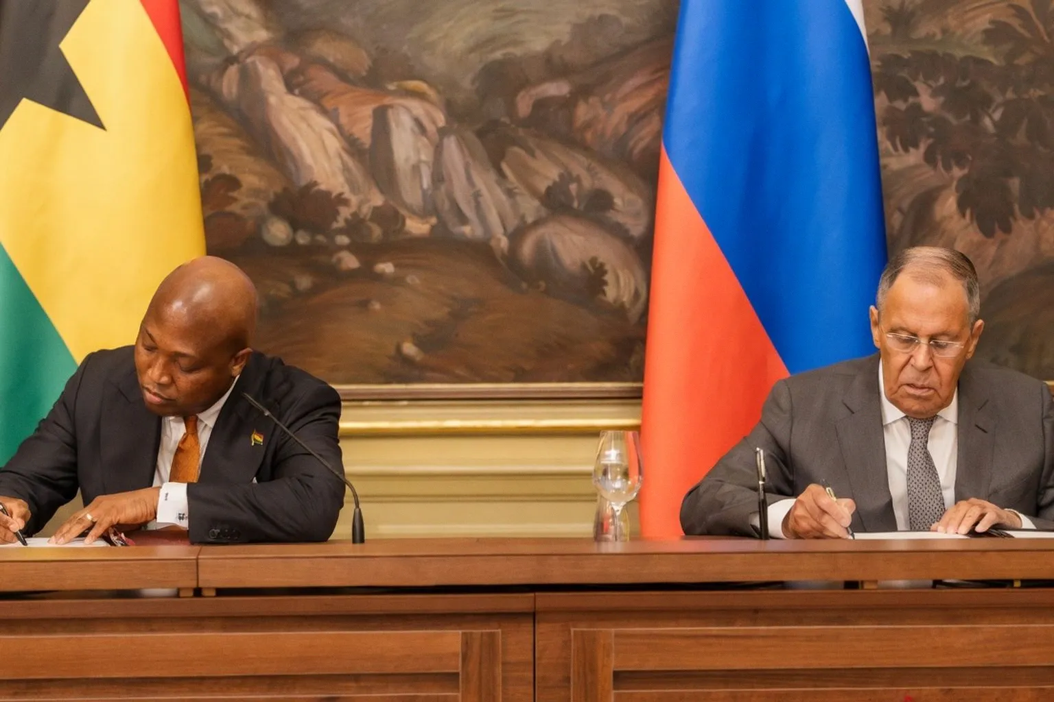 Ghana and Russia Establish Visa-Free Travel for Diplomatic and Service Passport Holders